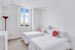 Towers of Dadeland by Miami Vacations