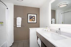 Holiday Inn Express & Suites Great Bend by IHG