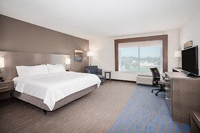 Holiday Inn Express & Suites Great Bend by IHG
