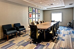 Holiday Inn Express & Suites Great Bend by IHG