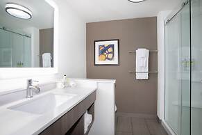 Holiday Inn Express & Suites Great Bend by IHG