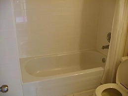 Niagara Inn & Suites