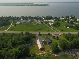 Angel Rock Waterfront Cottages and Vacation Homes