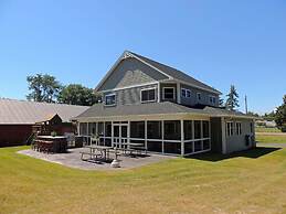 Angel Rock Waterfront Cottages and Vacation Homes