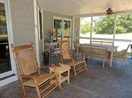 Angel Rock Waterfront Cottages and Vacation Homes