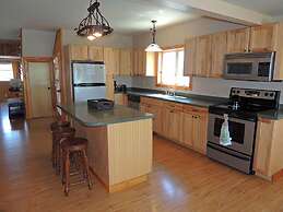 Angel Rock Waterfront Cottages and Vacation Homes