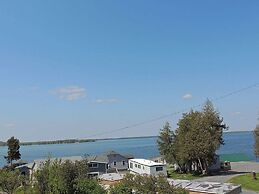 Angel Rock Waterfront Cottages and Vacation Homes