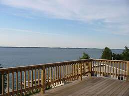 Angel Rock Waterfront Cottages and Vacation Homes