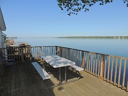 Angel Rock Waterfront Cottages and Vacation Homes