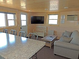 Angel Rock Waterfront Cottages and Vacation Homes