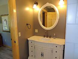 Angel Rock Waterfront Cottages and Vacation Homes