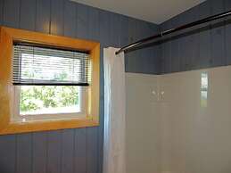 Angel Rock Waterfront Cottages and Vacation Homes