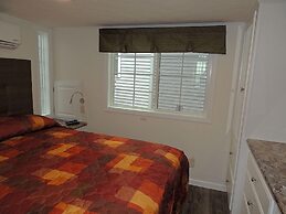 Angel Rock Waterfront Cottages and Vacation Homes