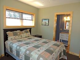 Angel Rock Waterfront Cottages and Vacation Homes