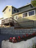 Angel Rock Waterfront Cottages and Vacation Homes