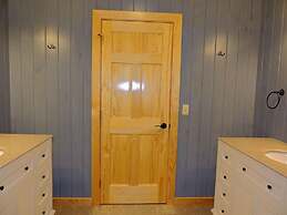 Angel Rock Waterfront Cottages and Vacation Homes