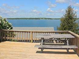 Angel Rock Waterfront Cottages and Vacation Homes