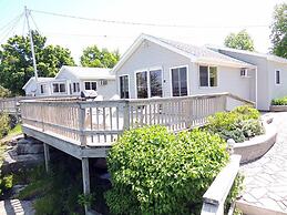 Angel Rock Waterfront Cottages and Vacation Homes