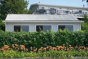 Angel Rock Waterfront Cottages and Vacation Homes