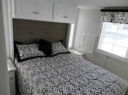 Angel Rock Waterfront Cottages and Vacation Homes