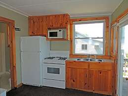 Angel Rock Waterfront Cottages and Vacation Homes