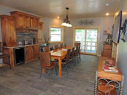 Angel Rock Waterfront Cottages and Vacation Homes