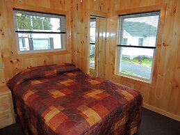 Angel Rock Waterfront Cottages and Vacation Homes