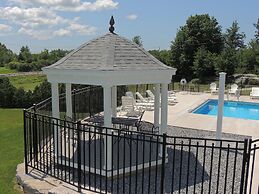 Angel Rock Waterfront Cottages and Vacation Homes