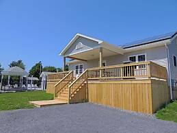 Angel Rock Waterfront Cottages and Vacation Homes