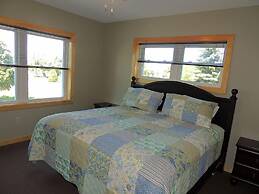 Angel Rock Waterfront Cottages and Vacation Homes