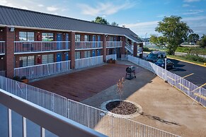 Motel 6 Montgomery, AL - Coliseum