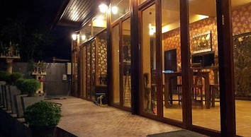Teeraya Boutique Guesthouse - Hostel