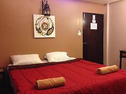 Teeraya Boutique Guesthouse - Hostel