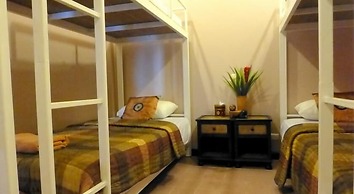 Teeraya Boutique Guesthouse - Hostel