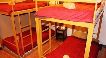 Teeraya Boutique Guesthouse - Hostel