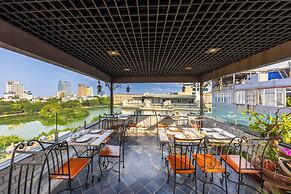 Centre Point Hanoi Hotel