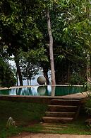 MO River House