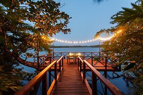 MO River House