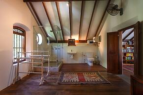 MO River House