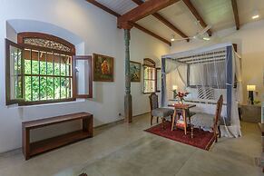 MO River House