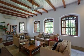 MO River House