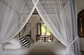 MO River House