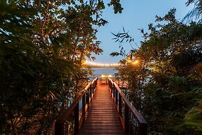 MO River House