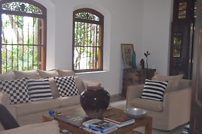 MO River House