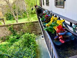 Amber Gardenview Studios