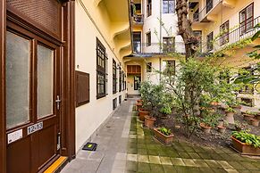 Amber Gardenview Studios