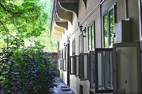 Amber Gardenview Studios