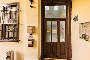 Amber Gardenview Studios