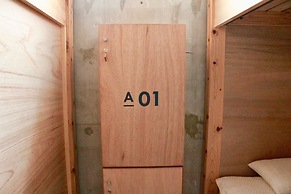 Hostel and Dining Tanga Table