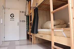 Hostel and Dining Tanga Table